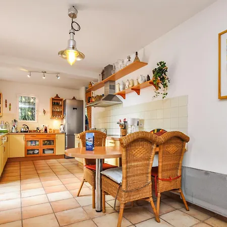 Awesome In Saint-raphael With Wifi 度假居 Saint-Raphaël