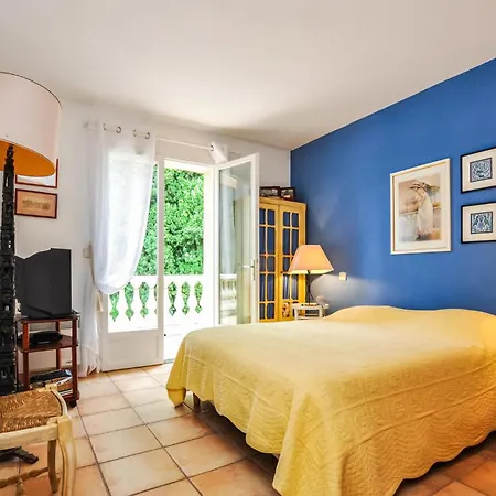 Awesome In Saint-raphael With Wifi Сasa de vacaciones *