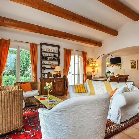 度假居 Awesome In Saint-raphael With Wifi Saint-Raphaël