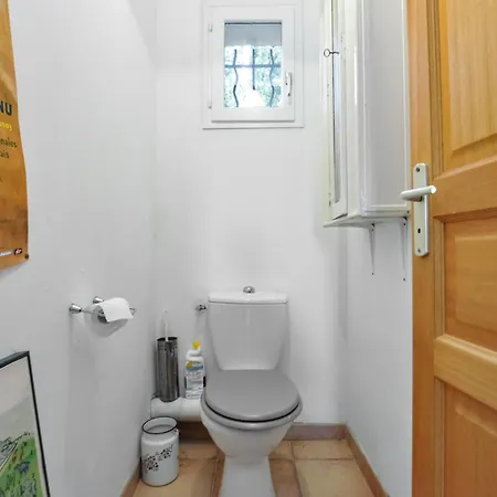 Сasa de vacaciones Awesome In Saint-raphael With Wifi *