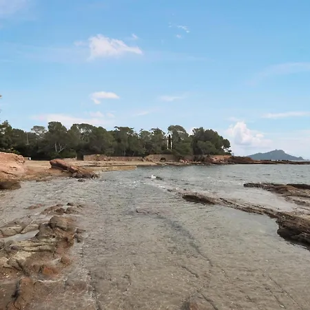 Сasa de vacaciones Awesome In Saint-raphael With Wifi
