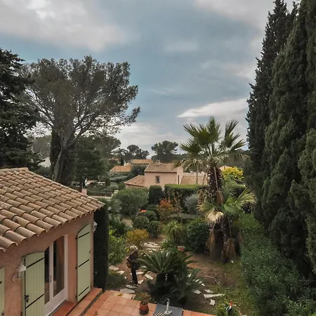 度假居 Awesome In Saint-raphael With Wifi