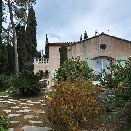 度假居 Awesome In Saint-raphael With Wifi Saint-Raphaël