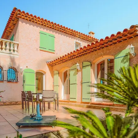 Cozy In Saint-raphael With Wi-fi *