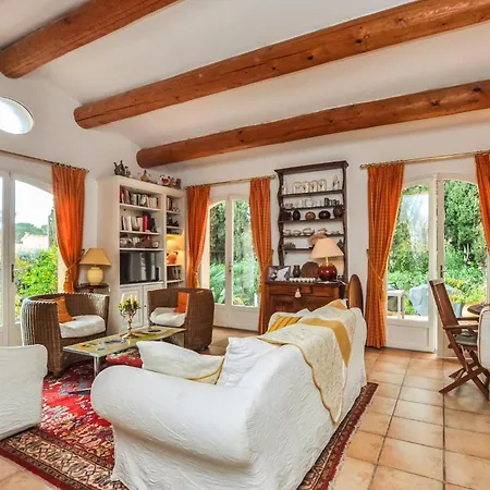 Casa vacanze Cozy In Saint-raphael With Wi-fi