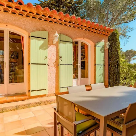 Casa vacanze Cozy In Saint-raphael With Wi-fi *