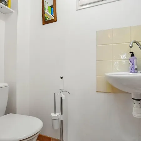 Cozy In Saint-raphael With Wi-fi Casa vacanze