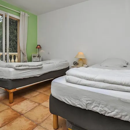 Cozy In Saint-raphael With Wi-fi *