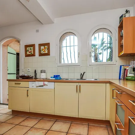 Cozy In Saint-raphael With Wi-fi Casa vacanze *